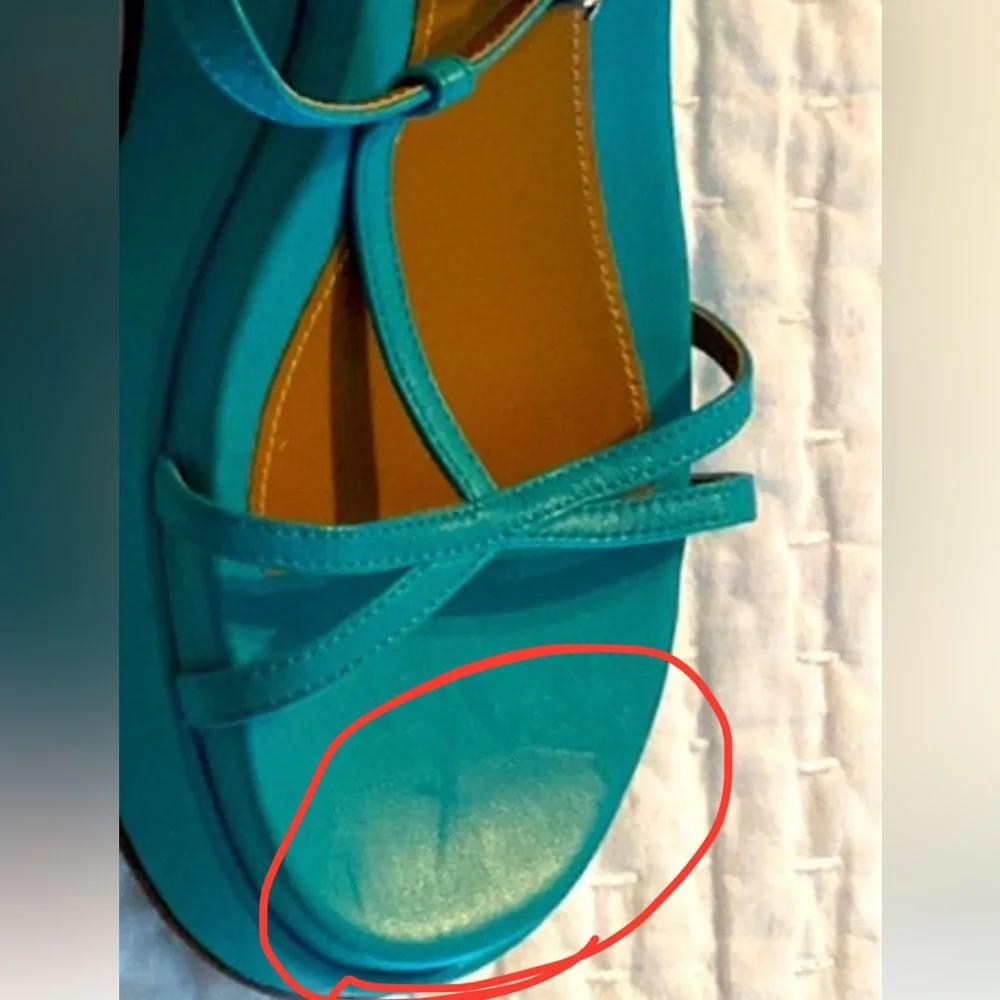 LABUCQ TURQUOISE PLATFORM SANDALS  Size 36 some scratches see pics‎